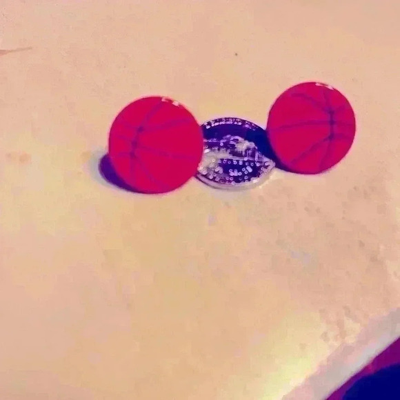 🏀Basketball Earrings!!🏀 - for pierced ears - Picture 3 of 5